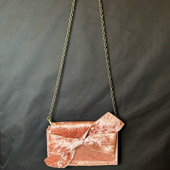 Blush Anthropologie crush velvet handbag with removable strap - Picture 4 of 6
